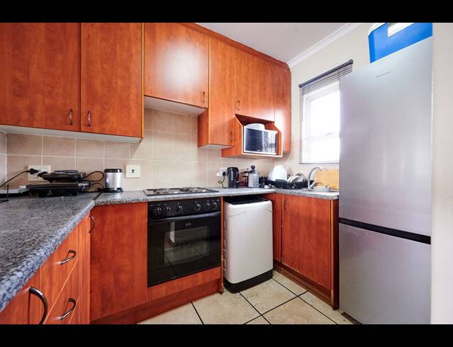 2 BEDROOM APARTMENT FOR SALE IN SUNNINGHILL